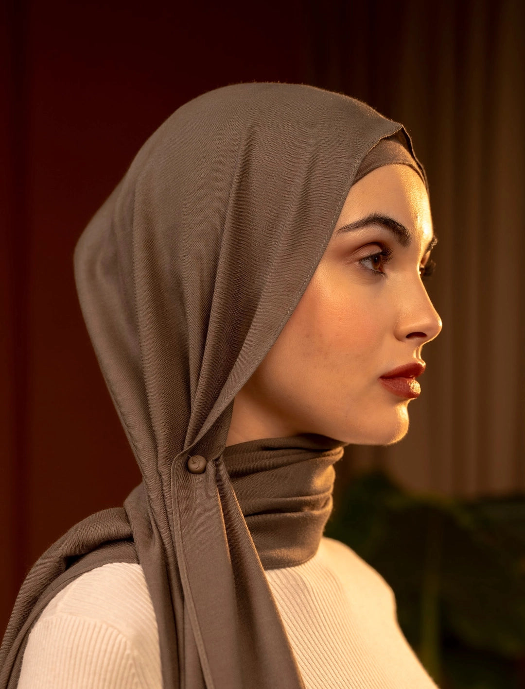 No-snag hijab magnets for silk and chiffon hijabs – replace traditional pins with strong magnetic hold