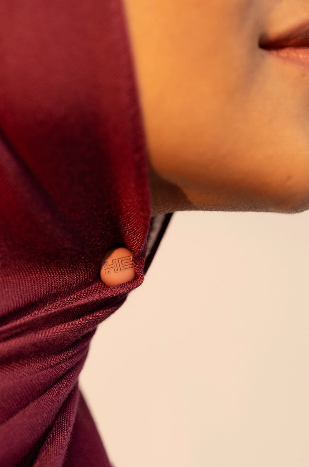 Elegant hijab magnets for secure styling – rust-free, easy to use, and gentle on delicate fabrics