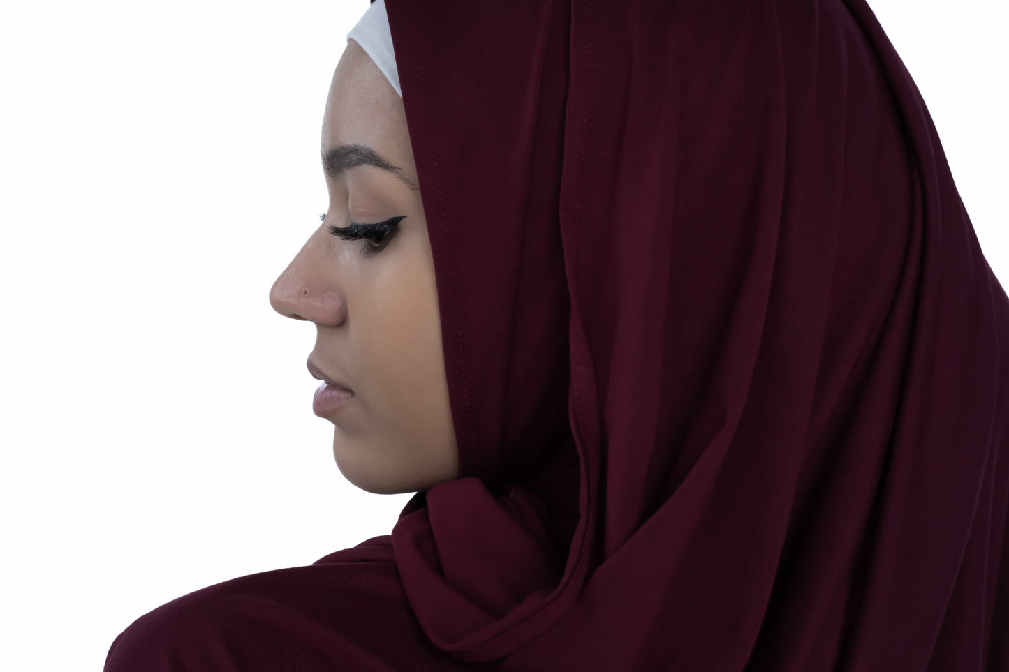 Premium mahogany hijab – wrinkle-resistant jersey scarf perfect for weddings, cultural festivals, and evening occasions