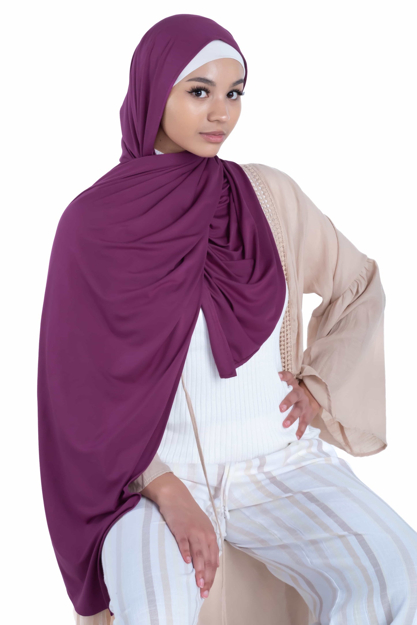 Comfortable magenta hijab – lightweight headscarf for students, casual outings, and everyday style