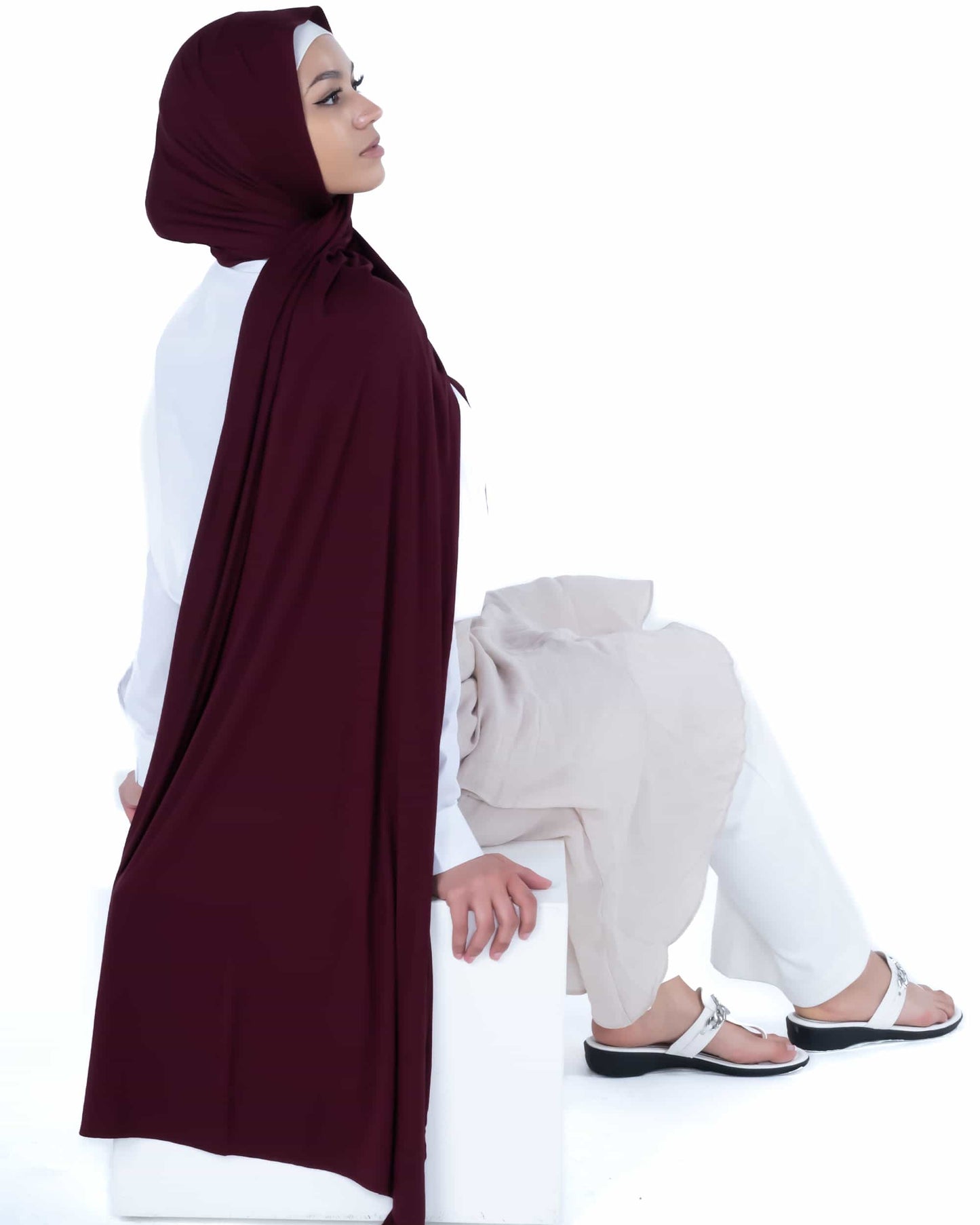 Elegant mahogany hijab in lightweight jersey fabric – professional scarf for office wear and business meetings