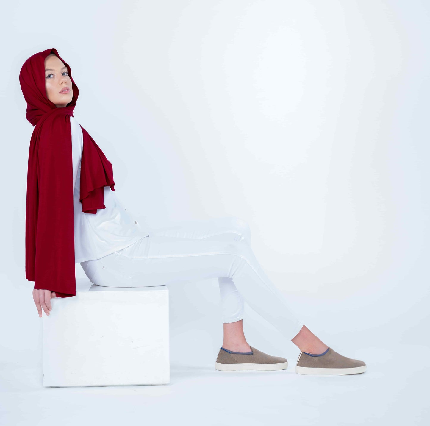 Elegant red hijab in soft jersey fabric – professional scarf for office wear and business events