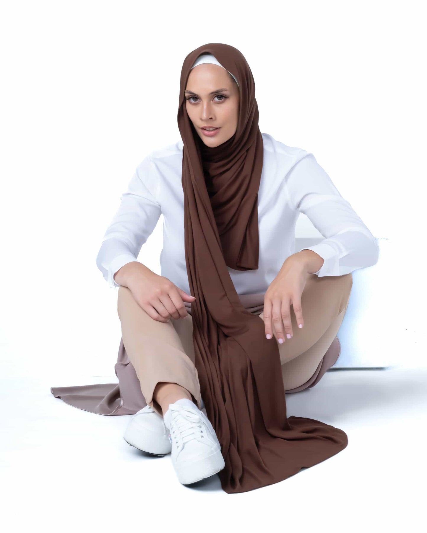 Soft stretch brown jersey hijab – comfortable Islamic headscarf for casual and formal outfits