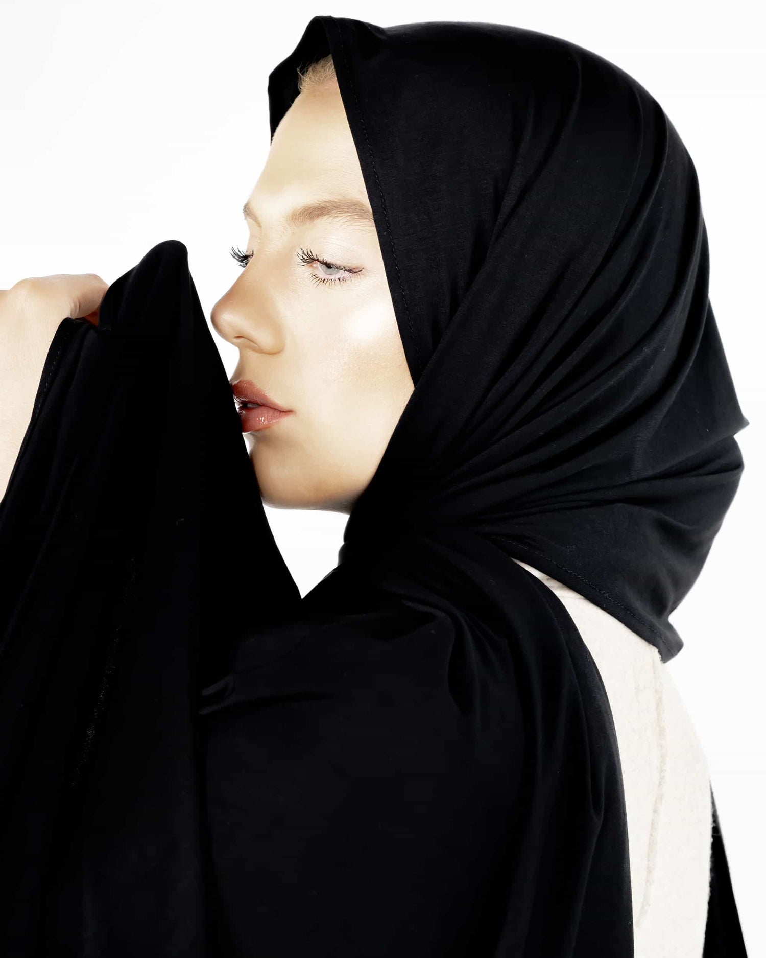 Classic black jersey hijab – soft stretch Muslim headscarf for everyday wear