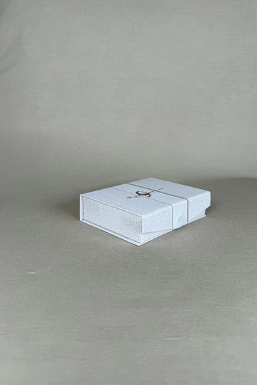 Metallic hijab magnet set – strong everyday scarf fasteners for modest fashion styling