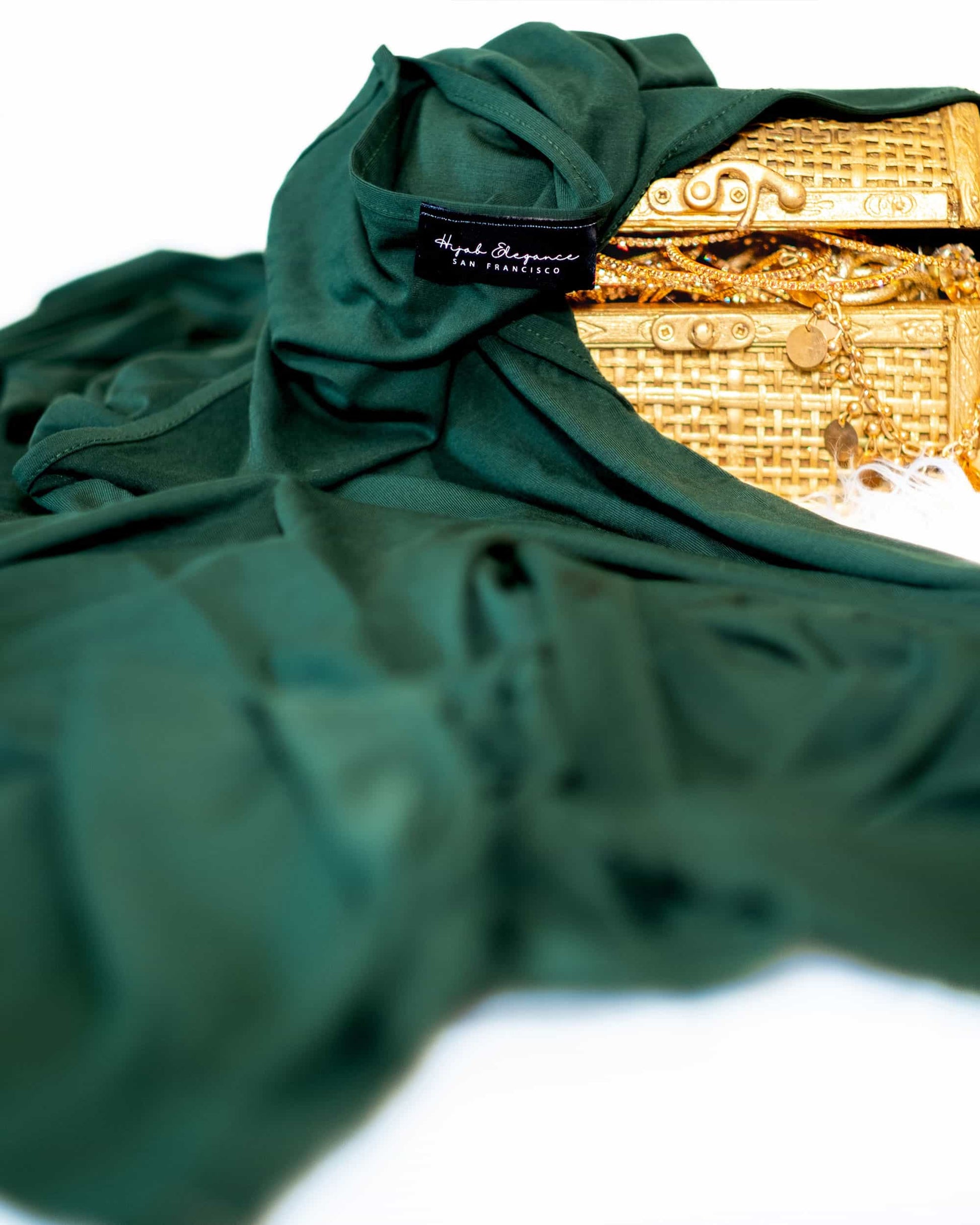 Wrinkle-free deep green hijab – versatile jersey scarf for weddings, Eid, and cultural occasions